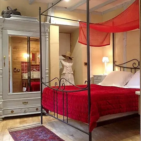 Le Lavoir De Julia Bed & Breakfast 3*